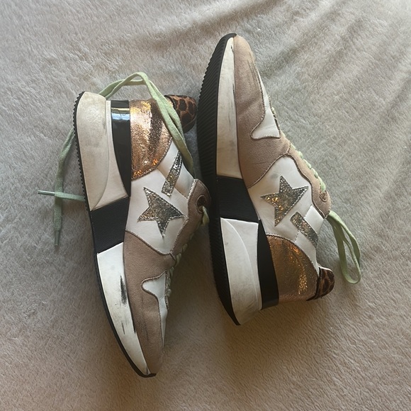 Never worn! Size 7.5 - Picture 2 of 5